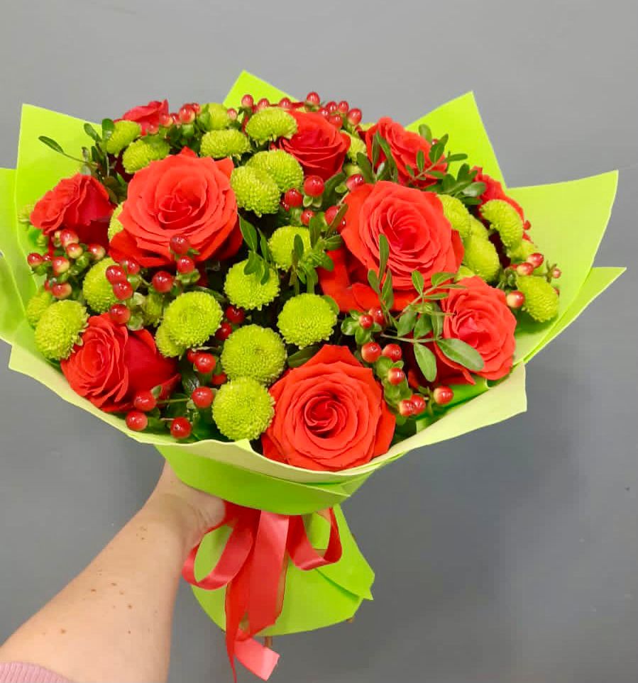 Букет цветов из: Хризантемы и Розы в Калининграде