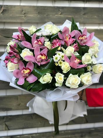 Букет цветов из: Розы и Хризантемы в Калининграде