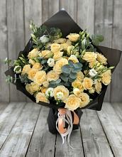 Букет цветов из:  Розы и Лизиантусы в Калининграде