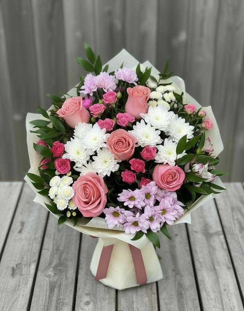 Букет цветов из: Альстромерии, Гвоздики, Розы и Хризантемы в Калининграде