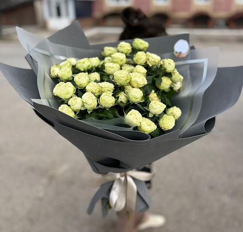 Букет Белые кустовые розы Солинеро в Калининграде