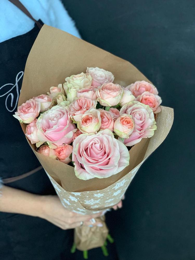 Букет цветов из: Хризантемы и Розы в Калининграде