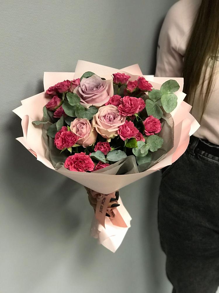 Букет восхищение в Калининграде Букет цветов из: Гвоздики и Розы в Калининграде