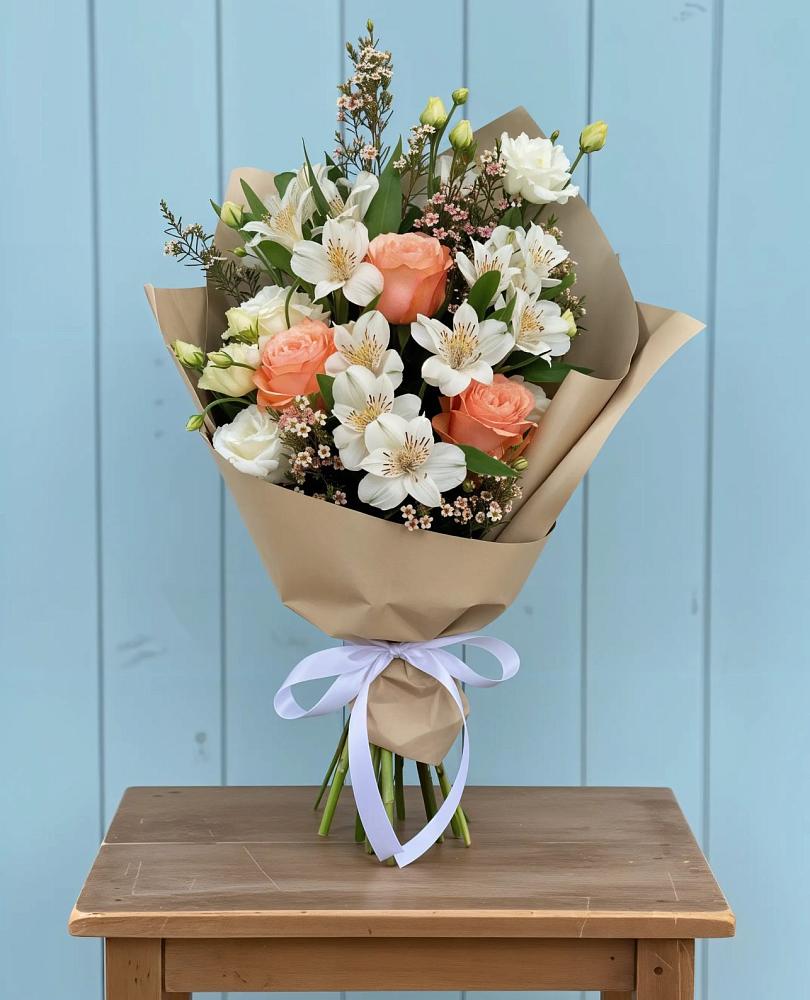 Букет яркий комплимент в Калининграде Букет цветов из: Альстромерии, Лизиантусы, Розы и Хризантемы в Калининграде